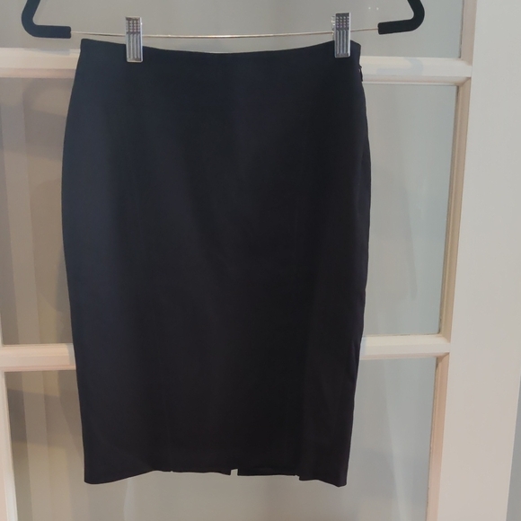 Elegant Black Women's Skirt - Picture 1 of 5